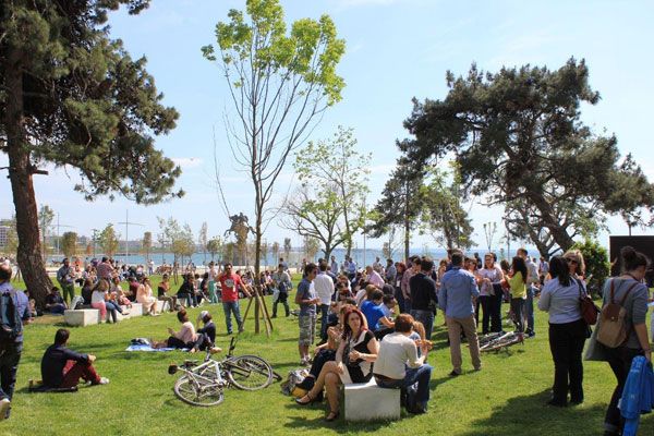 Thessaloniki New Waterfront Creates Spectacular Scenes