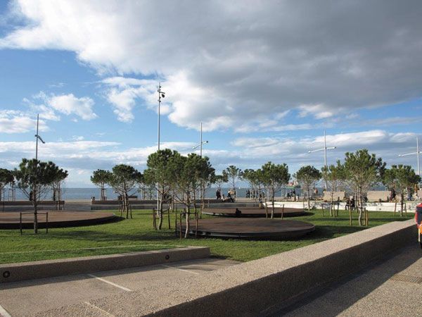 Thessaloniki New Waterfront Creates Spectacular Scenes