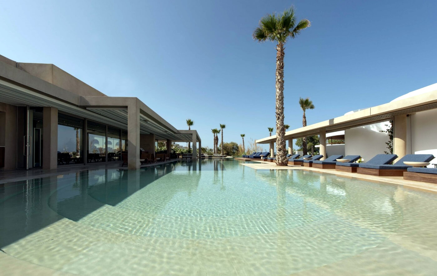 Project: Avant Mar Hotel & Suites In Paros - Publication Cover